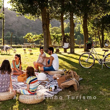 Montesinho Eco-resort בית חווה